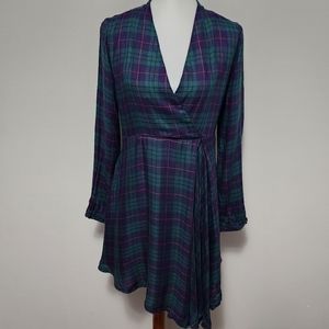 Esley Collection green plaid surplice dress size small